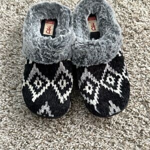 Women’s slippers- Size Medium